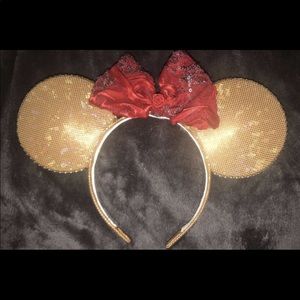 Minnie mouse ears